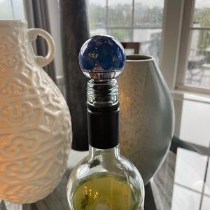 Resin wine bottle stopper